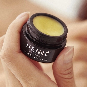 Бальзам для губ Henne Organics Luxury Lip Balm - картинка 